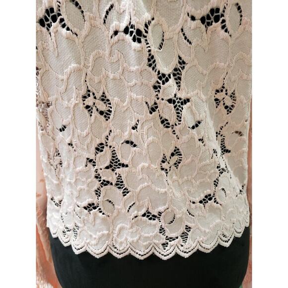 Free People Olivia Romantic Pink Lace Round Neck Flare Sleeve Blouse Size XS - Picture 3 of 15